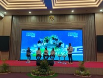 1765083913094-ketua-panitia-korpri-fun-night-run-2025-lalu-firman-wijaya-memaparkan-persiapan-acara-kepada-awak-media-saat-konferensi-pers-d-1764592320305_43