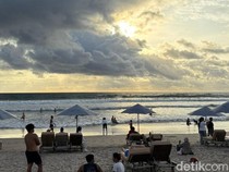 1765083921888-suasana-senja-di-pantai-legian-bali-1765027770888_43