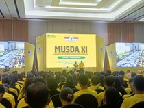 1765105528111-suasana-musda-xi-dpd-partai-golkar-ntt-di-hotel-harper-kupang-minggu-7122025-simon-sellydetikbali-1765104451522_43