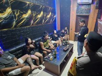 1765105536492-polres-tabanan-melakukan-sidak-sejumlah-tempat-hiburan-malam-di-kecamatan-tabanan-dan-kediri-pada-sabtu-6122025-malam-hingga-m-1765097621880_43