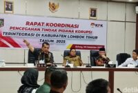 1765191926135-rapat-koordinasi-kpk-bersama-pemerintah-kabupaten-lombok-timur-terkait-pencegahan-tindak-pidana-korupsi-di-kantor-bupati-lombo-1765183763813_169