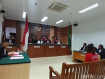 1765256733100-terdakwa-roslina-majikan-art-asal-ntt-jalani-sidang-tuntutan-di-pn-batam-kepri-alamudin-hamapudetiksumut-1764572913861_43