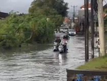 1765256733959-banjir-di-jalan-kunti-ii-seminyak-kuta-badung-pada-selasa-pagi-9122025-tangkapan-layar-1765248672860_43