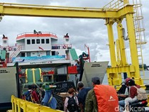 1765256740224-suasana-para-pemudik-yang-hendak-menyeberang-dari-pelabuhan-kayangan-menuju-pulau-sumbawa-rabu-1932025-sanusi-ardi-wdetikbali-1742451860720_43