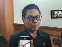 1765278331644-wakil-wali-kota-denpasar-i-kadek-agus-arya-wibawa-saat-ditemui-di-dprd-denpasar-selasa-9122025-karsiani-putridetikbali-1765270947349_43