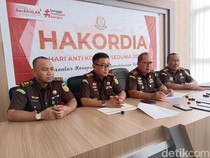1765278335739-kejati-ntb-menggelar-konferensi-pers-di-media-center-kejati-ntb-dalam-rangka-memperingati-hari-anti-korupsi-sedunia-hakordia-2-1765264975732_43