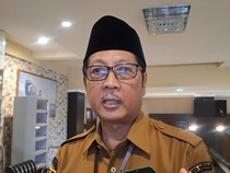 1765299913163-sekda-mataram-lalu-alwan-basri-saat-diwawancarai-selasa-9122025-nathea-citradetikbali-1765295417509_43