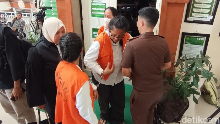 1765299921530-tiga-terdakwa-pembunuhan-palguna-divonis-10-tahun-penjara-oleh-majelis-hakim-pn-denpasar-selasa-9122025-1765280603890_169