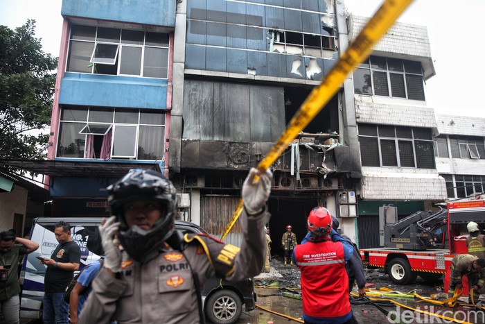 1765343125642-potret-terkini-pascakebakaran-di-cempaka-putih-21-orang-tewas-1765280143317
