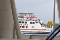 1765364729443-kmp-liberty-mati-mesin-saat-berlayar-dari-pelabuhan-kayangan-lombok-timur-menuju-pelabuhan-poto-tano-sumbawa-barat-ntb-rabu-10-1765361115388_43