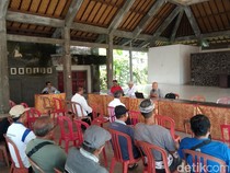 1765364734673-aspirasi-dari-sejumlah-perbekel-dan-warga-di-tabanan-terkait-rencana-proyek-pembangunan-tol-gilimanuk-mengwi-di-wantilan-kanto-1765352907888_43