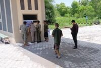 1765451123083-petugas-menyegel-bangunan-pt-panorama-menjangan-bali-pmg-di-kawasan-hutan-taman-nasional-bali-barat-tnbb-kabupaten-jembrana-ba-1765446236695_43