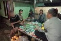 1765472725696-mediasi-kasus-seorang-pemuda-di-lombok-barat-yang-tertangkap-basah-mencuri-kelapa-kamis-11122025-1765453725059_43