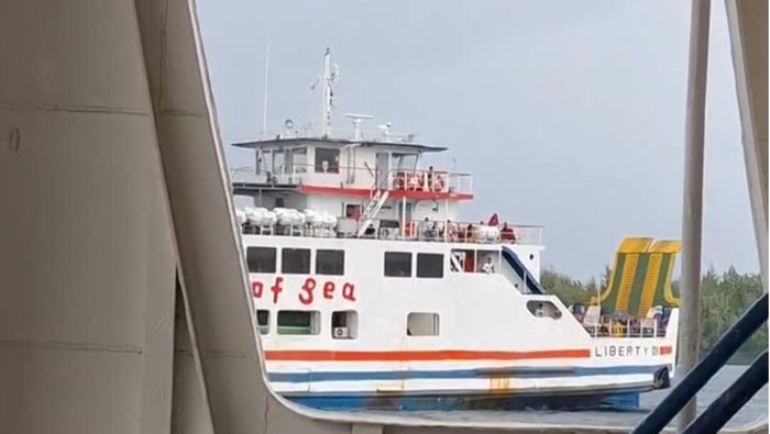 1765515926492-kmp-liberty-mati-mesin-saat-berlayar-dari-pelabuhan-kayangan-lombok-timur-menuju-pelabuhan-poto-tano-sumbawa-barat-ntb-rabu-10-1765361115388_169