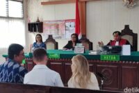 1765537544320-bintang-porno-asal-inggris-tia-emma-billinger-alias-bonnie-blue-dan-jackson-liam-andrew-saat-mengikuti-sidang-tipiring-di-pn-d-1765516298191_169