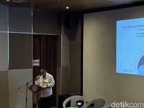 1765559119575-anggota-dpd-ri-ida-bagus-rai-dharmawijaya-mantra-saat-memberikan-pidato-pembukaan-dalam-fgd-ikayana-12122025-1765551881798_43