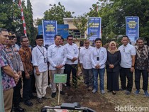 1765559120400-gubernur-ntb-lalu-muhamad-iqbal-didampingi-kepala-dishub-ntb-ervan-anwar-bersama-jajaran-direksi-asdp-kayangan-lombok-timur-ju-1765549913687_43