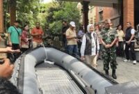 1765602314567-kementerian-lhbplh-menyerahkan-dua-perahu-karet-untuk-penanggulangan-bencana-di-bali-sabtu-13122025-foto-rizki-setyodetikbali-1765600105412_43