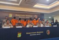 1765602317144-6-anggota-polri-jadi-tersangka-pengeryokan-dua-matel-hingga-tewas-di-kalibata-taufiqdetikcom-1765557023886_169