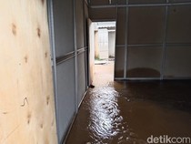 1765623886715-huntara-korban-erupsi-gunung-lewotobi-laki-laki-di-flores-timur-kembali-terendam-banjir-sabtu-13122025-1765623388161_43