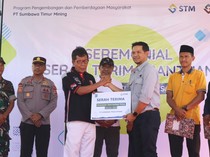 1765645508616-serah-terima-bantuan-ppd-dari-pt-stm-kepada-pemkab-dompu-melalui-penjabat-sekretaris-daerah-1765635753936_43