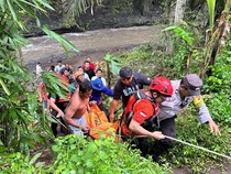 1765731921191-korban-tenggelam-di-bendungan-penarungan-kecamatan-abiansemal-badung-ditemukan-tewas-dan-dievakuasi-ke-rumah-sakit-minggu-sore-1765720000499_43