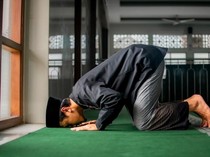 1765753475594-sholat_43