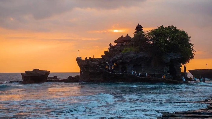 1765775141187-tanah-lot-tabanan-bali_169