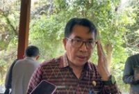 1765796730680-kepala-dinas-pariwisata-bali-i-wayan-sumarajay-saat-ditemui-di-wiswa-sabha-utama-kantor-gubenur-bali-senin-15122025-1765787723969_43