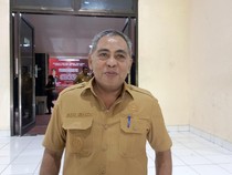 1765796731417-bupati-manggarai-barat-edistasius-endi-saat-diwawancarai-di-aula-bandara-el-tari-kupang-senin-15122025-simon-sellydetikbali-1765786926975_43