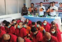 1765796734617-ditresnarkoba-polda-ntb-konferensi-pers-hasil-operasi-antik-rinjani-2025-yang-dilakukan-bersama-polres-jajaran-senin-15122025-1765782293270_43