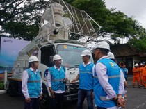 1765883115827-pimpinan-dan-management-pt-pln-persero-uid-bali-saat-melakukan-pengecekan-kesiapan-armada-pendukung-siaga-nataru-pada-selasa-1-1765880107255_43