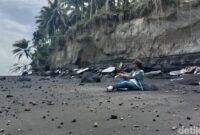 1765904721580-kondisi-lahan-warga-yang-terdampak-abrasi-di-pantai-gaga-desa-korleko-kecamatan-labuhan-haji-lombok-timur-ntb-selasa-16122025--1765887745038_169