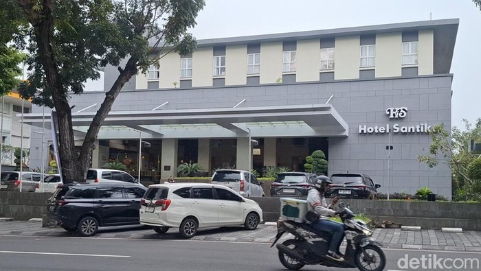 1765991126037-hotel-bintang-di-mataram-1759214852237_169
