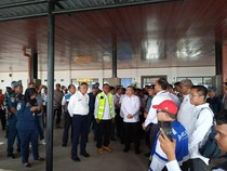 1766055971306-menhub-dudy-purwagandhi-melakukan-kunjungan-kerja-ke-pelabuhan-tenau-kupang-ntt-kamis-14122025-foto-simon-sellydetikbali-1766052267616_43