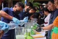 1766055975299-sebanyak-2-kg-kristal-sabu-dimusnahkan-dengan-cara-dicampur-air-dan-sabun-lalu-diblender-denpasar-kamis-18122025-1766046074260_43