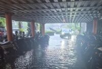 1766055976524-banjir-di-ubud-1766043101774_43