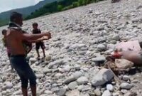 1766055977395-jenazah-mantan-kades-bakuin-petrus-banani-ditemukan-di-kali-sitoto-desa-bakuin-kecamatan-amfoang-utara-kabupaten-kupang-ntt-ra-1766042483269_43