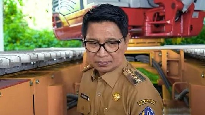 1766077526828-bupati-badung-i-wayan-adi-arnawa-mengecek-langsung-peralatan-penaganan-banjir-1765268724521_169