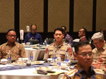 1766120737047-kapolda-bali-irjen-daniel-adityajaya-menghadiri-rapat-kompolnas-soal-sarpras-serta-anggaran-polri-di-the-trans-resort-bali-bad-1766117331102_43