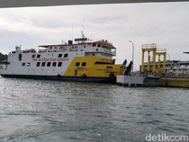 1766228742613-kapal-di-pelabuhan-marina-labuan-bajo-manggarai-barat-ntt-1766209721285_43