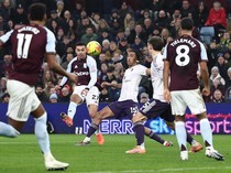 1766379978626-aston-villa-vs-manchester-united-morgan-rogers-liga-inggris-premier-league-1766338187939_43