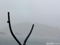 1766898325827-hujan-lebat-disertai-angin-kencang-di-perairan-labuan-bajo-manggarai-barat-ntt-sabtu-27122025-1766837592419_43