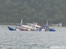 1767006341513-tangkapan-layar-video-detik-detik-kapal-pinisi-dewi-anjani-tenggelam-di-labuan-bajo-manggarai-barat-ntt-senin-29122025-1766978420189_43