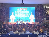 1767006347629-polres-buleleng-menggelar-rilis-akhir-tahun-2025-di-gedung-ananta-wijaya-polres-buleleng-senin-29122025-1766988962937_43