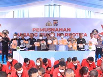 1767071130835-polda-ntb-menggelar-konferensi-pers-akhir-tahun-2025-senin-29122025-foto-dok-polda-ntb-1767058624469_43