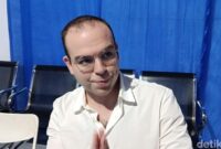 1767071131649-wakil-duta-besar-dubes-spanyol-fernando-di-posko-pencarian-korban-kapal-tenggelam-di-pelabuhan-marina-labuan-bajo-senin-291220-1767057439492_169