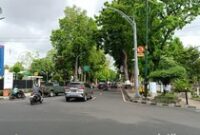 1767092763784-jalan-raya-di-mataram-1767083213478_43