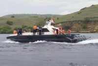 1767157573672-tim-sar-gabungan-melakukan-operasi-pencarian-korban-kapal-pinisi-putri-sakinah-yang-tenggelam-di-perairan-pulau-padar-labuan-b-1767017693123_43