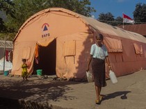 1767157575722-setahun-di-tenda-pengungsi-lewotobi-belum-direlokasi-1761309365513_43